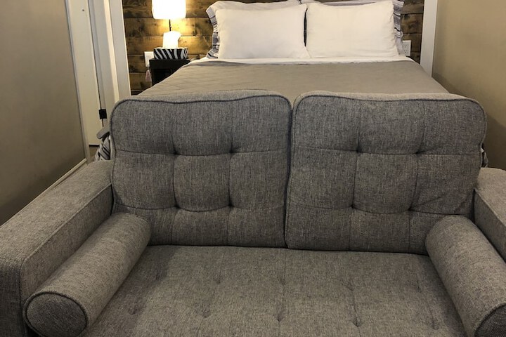 Room 37 of 65