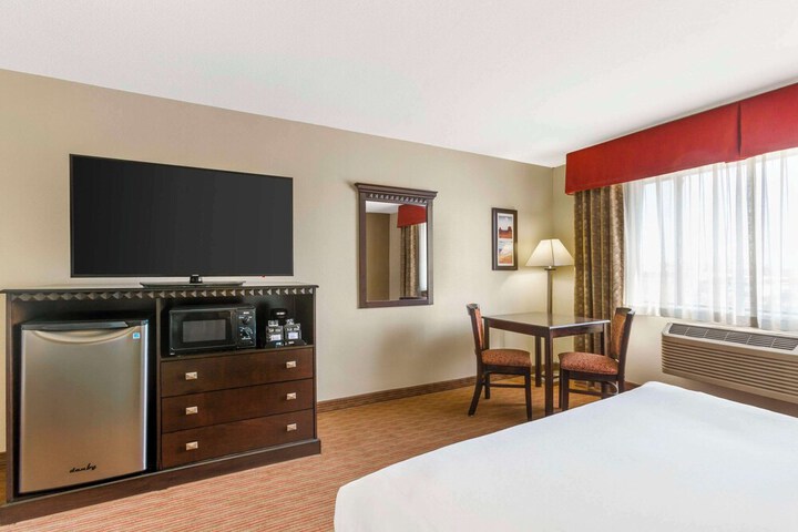 Room 16 of 36