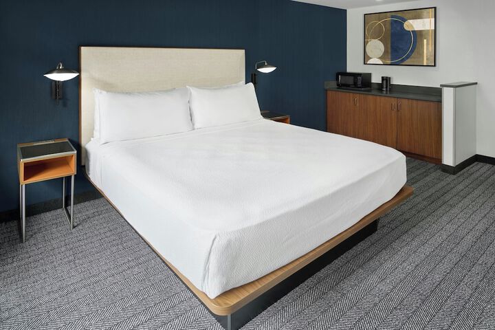 Courtyard by Marriott Kansas City Shawnee