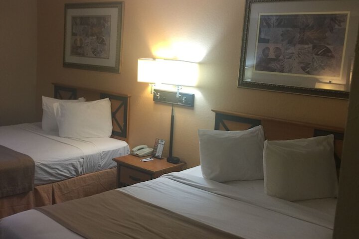 Room 6 of 26