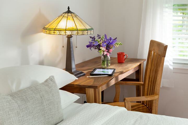 The Woodstock Inn on the Millstream