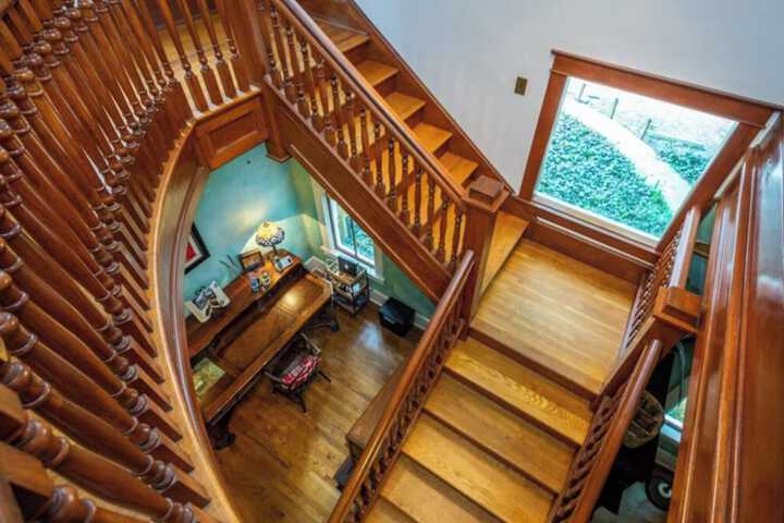 Oakland Manor House