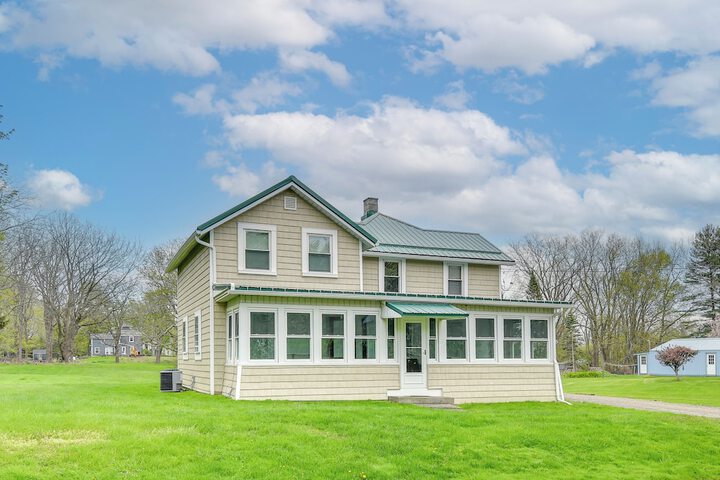 Walk to Beach! Sodus Point Escape w / Private Yard