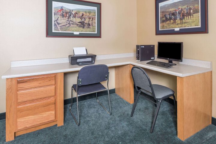 Business Center 37 of 37