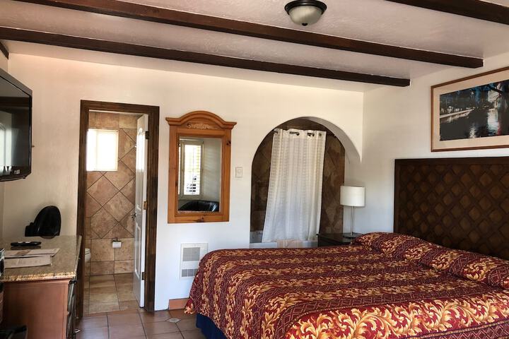 Room 33 of 50