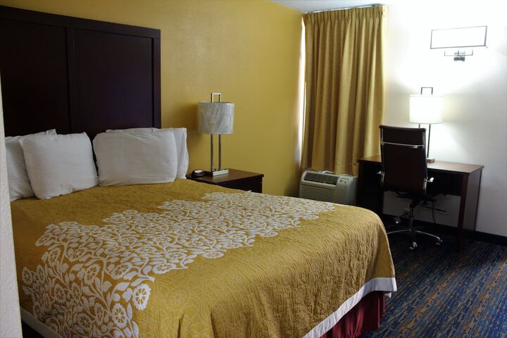 Room 22 of 48