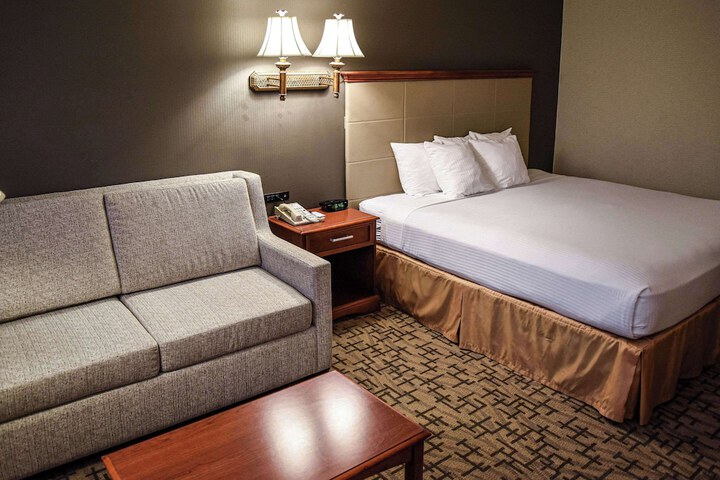 Room 33 of 62