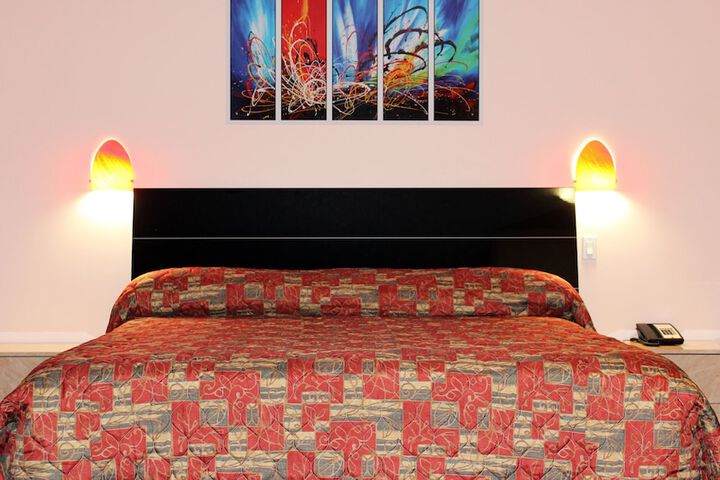 Crystal Star Inn Edmonton Airport