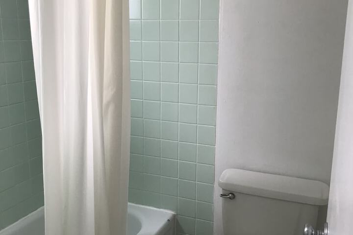 Room 35 of 59