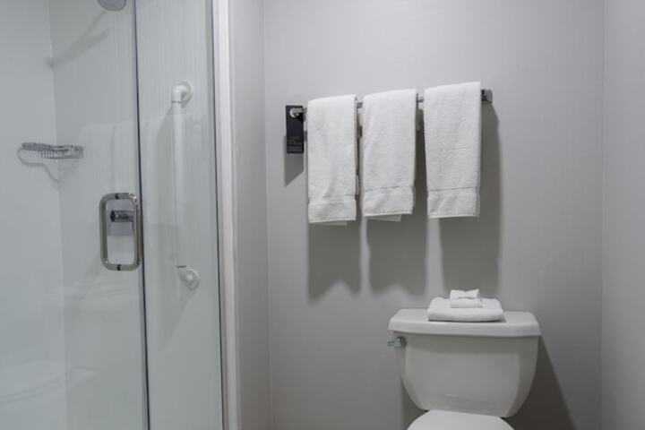Room 17 of 44