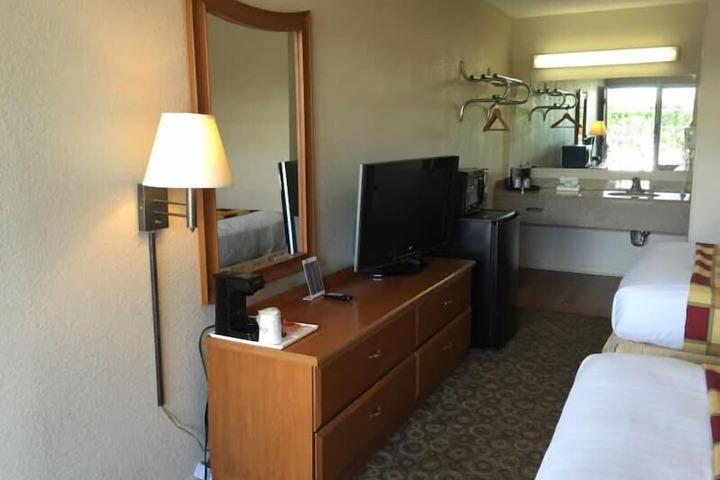 Room 36 of 49