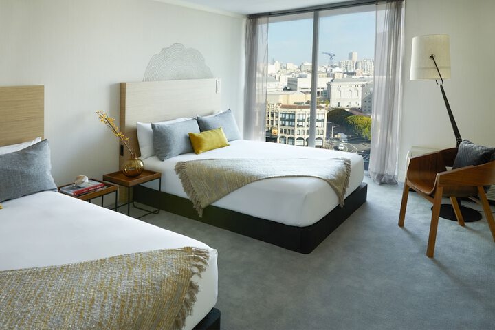 Room 25 of 52