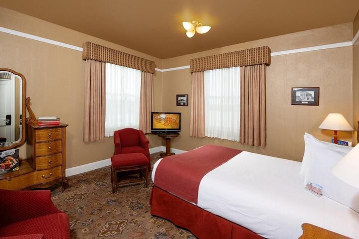 Room 20 of 38
