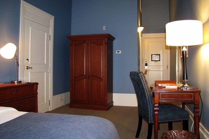 Room 35 of 72