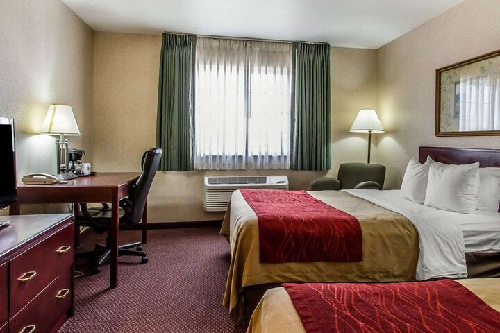 Quality Inn & Suites Fort Madison near Hwy 61