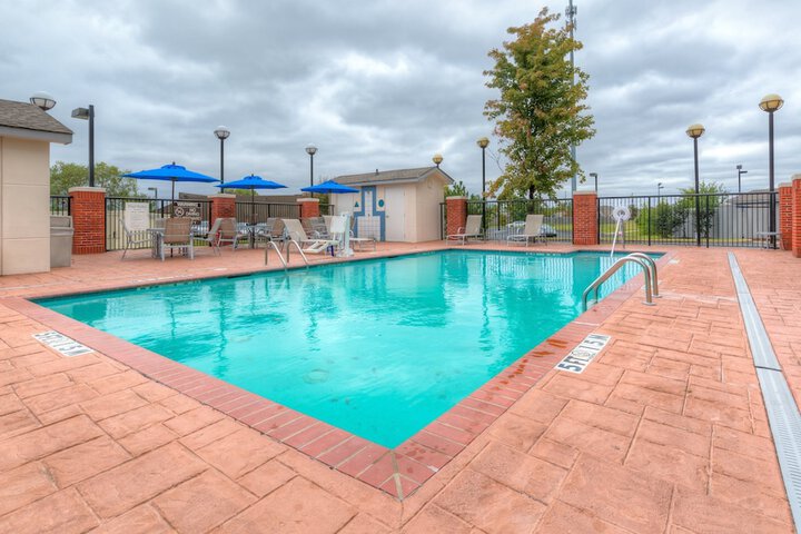 Pool 12 of 48