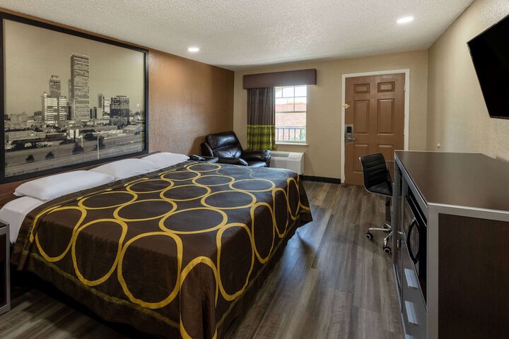 Room 13 of 29