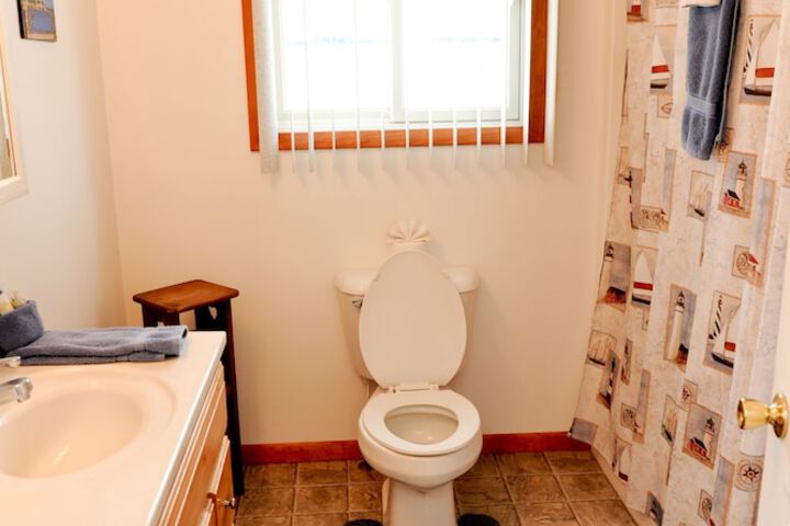 Room 44 of 152