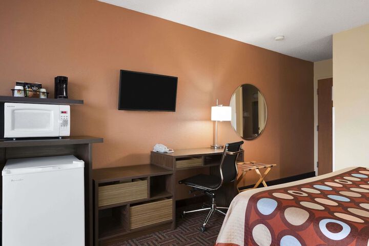 Room 12 of 17
