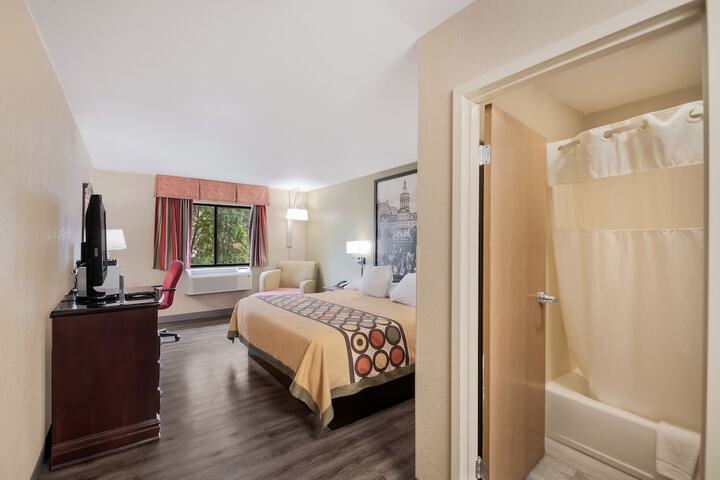 Room 12 of 21