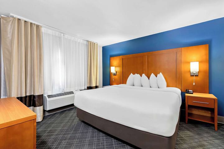 Room 32 of 48
