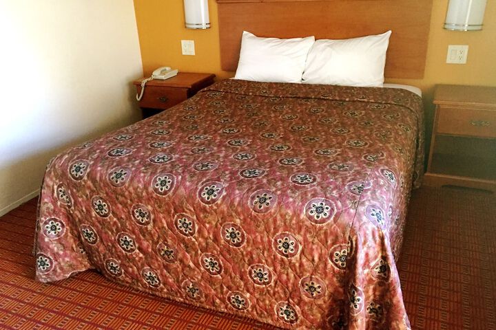 Room 24 of 53