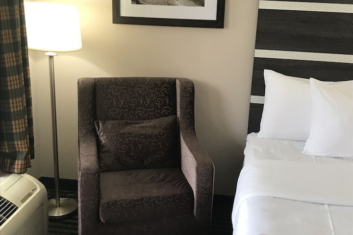 Room 11 of 40