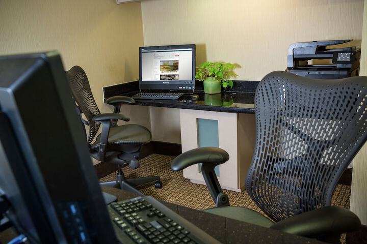 Business Center 37 of 38
