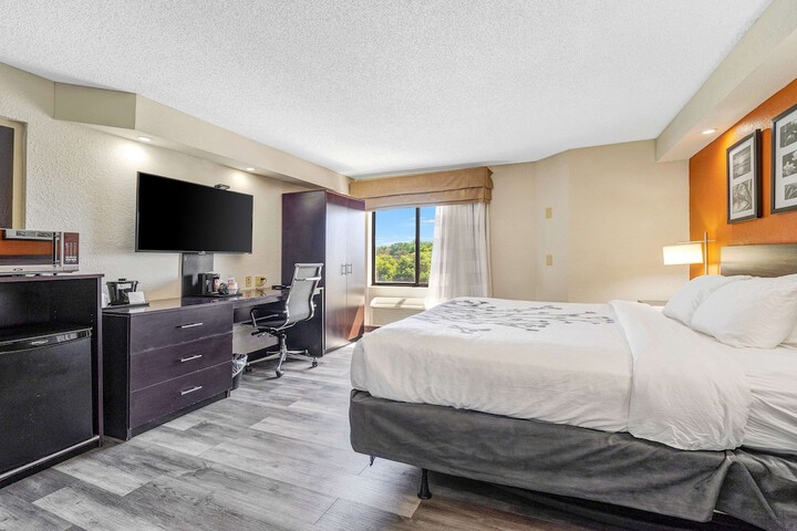 Room 21 of 25