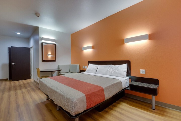 Motel 6 Tulsa OK