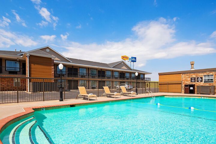 Pool 4 of 16