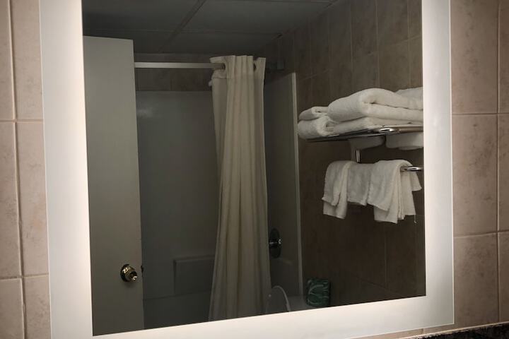 Room 4 of 22