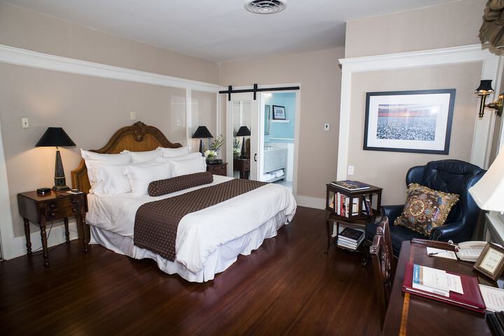 Room 25 of 44