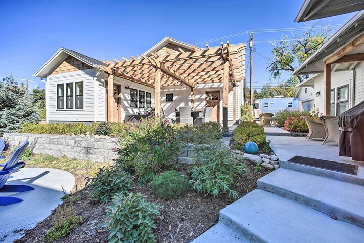 Walk to Town - Castle Rock Cottage!