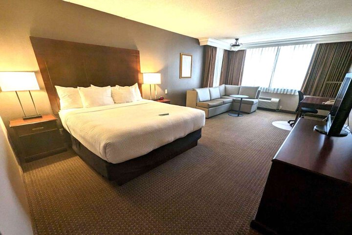 Room 7 of 69