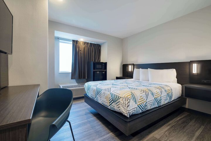 Room 20 of 37