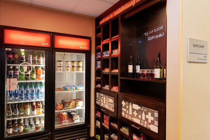 Hampton Inn & Suites Cleveland-Airport / Middleburg Heights