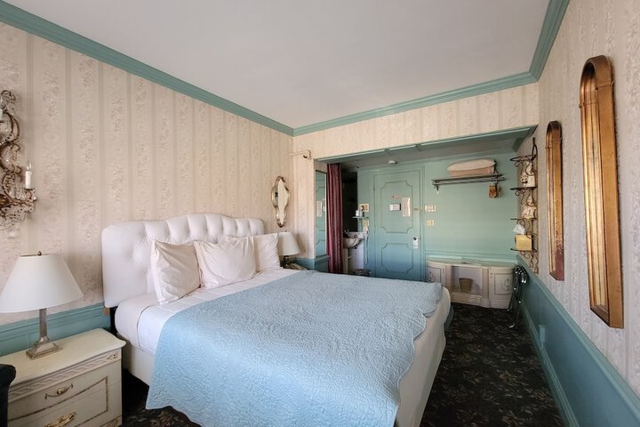 Lowell Inn