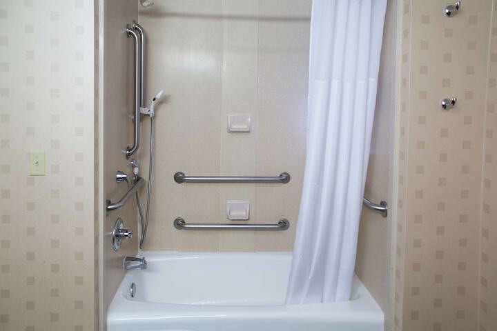 Room 35 of 93