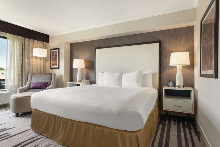 Room 21 of 37