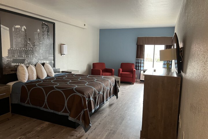 Room 14 of 30