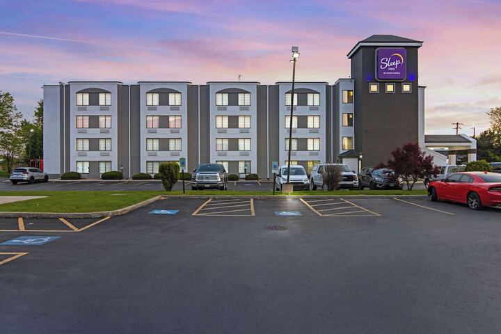 Hotel 3 of 34