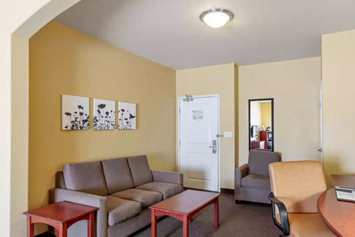 Room 10 of 42