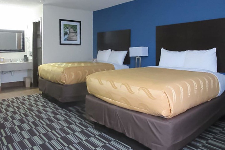 Quality Inn Farmington