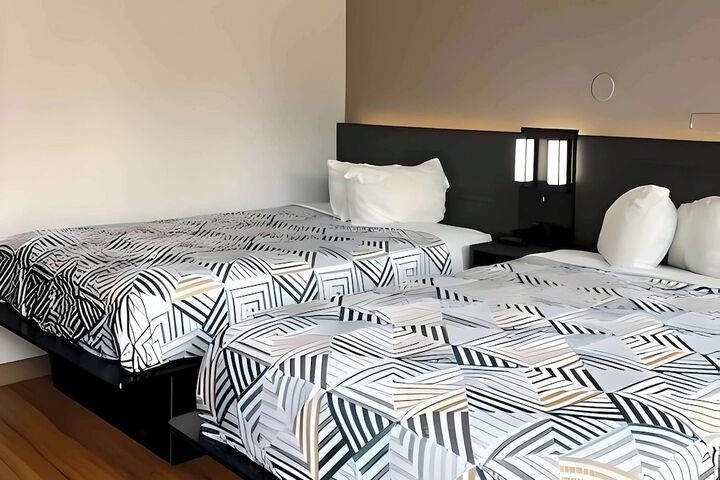 Room 11 of 14