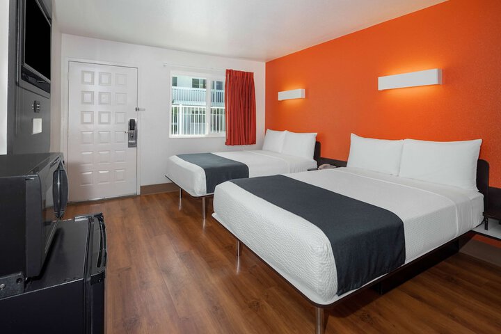 Room 16 of 23