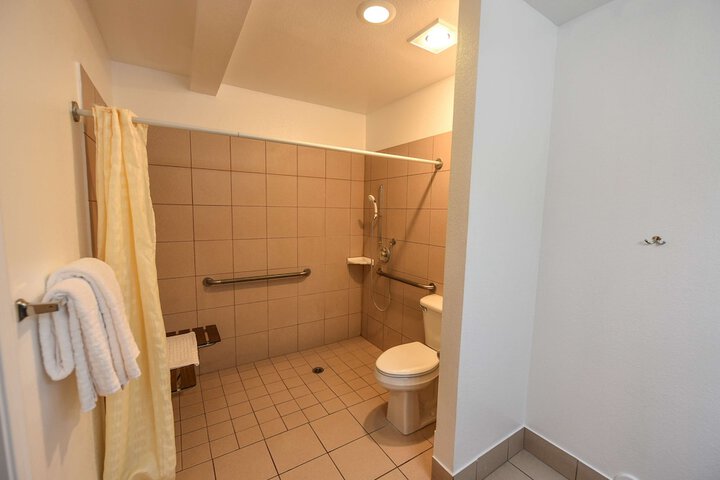 Room 8 of 30