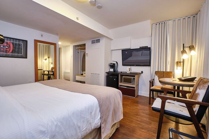 Room 26 of 108