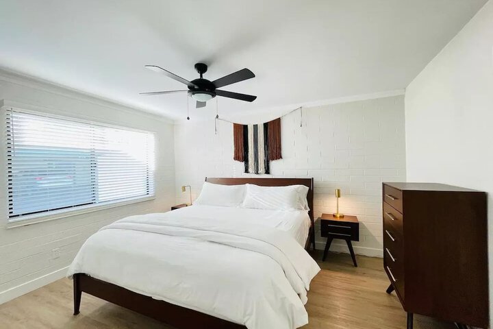 Room 11 of 22