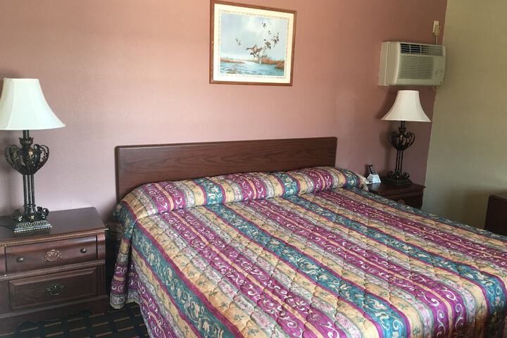 Room 53 of 80